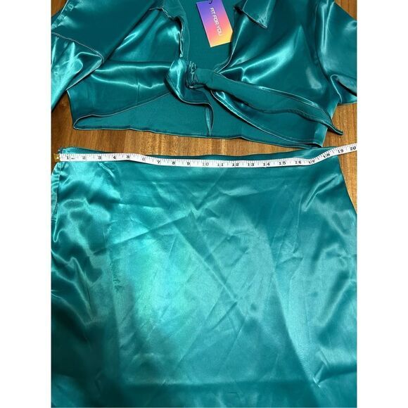 Emerald Green Tie Front Crop Top Skirt Set 2XL - Picture 6 of 14